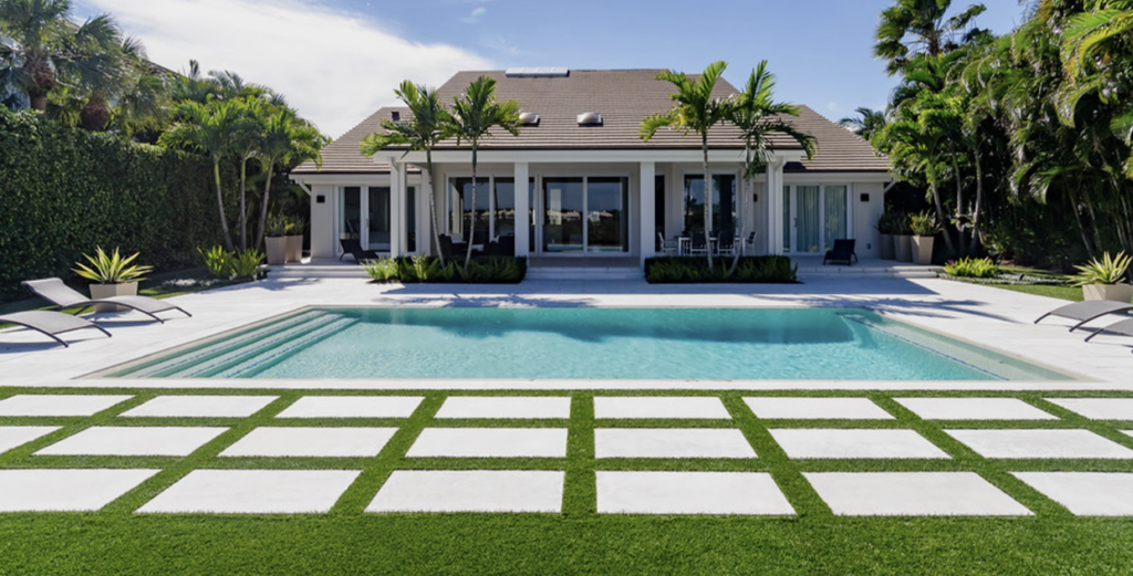 Artificial Grass By Custom Pool